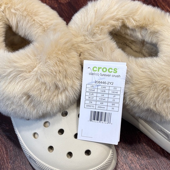 CROCS Cozy Fur-Lined Clogs - Cream - Picture 4 of 8